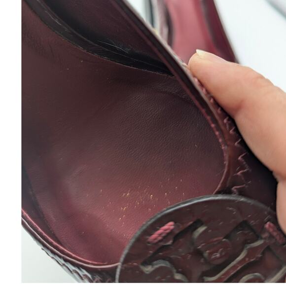 Tory Burch Leanne Burgundy Oxblood Patent Leather Emblem Stacked Heel Lug Sole 7 - Picture 11 of 12